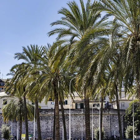 Apartment Alle Mura Del Molo By Wonderful Italy